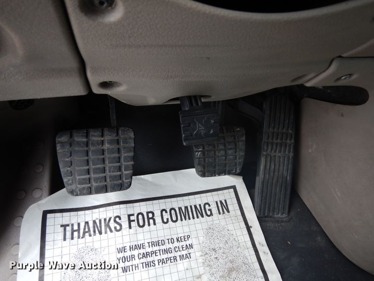 image for item DH2415 2010 Freightliner Cascadia semi truck