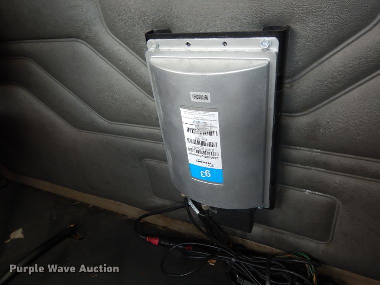 image for item DH2415 2010 Freightliner Cascadia semi truck