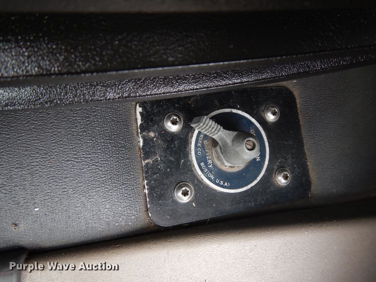 image for item DH2415 2010 Freightliner Cascadia semi truck