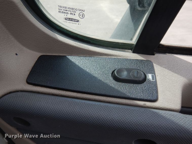 image for item DH2415 2010 Freightliner Cascadia semi truck