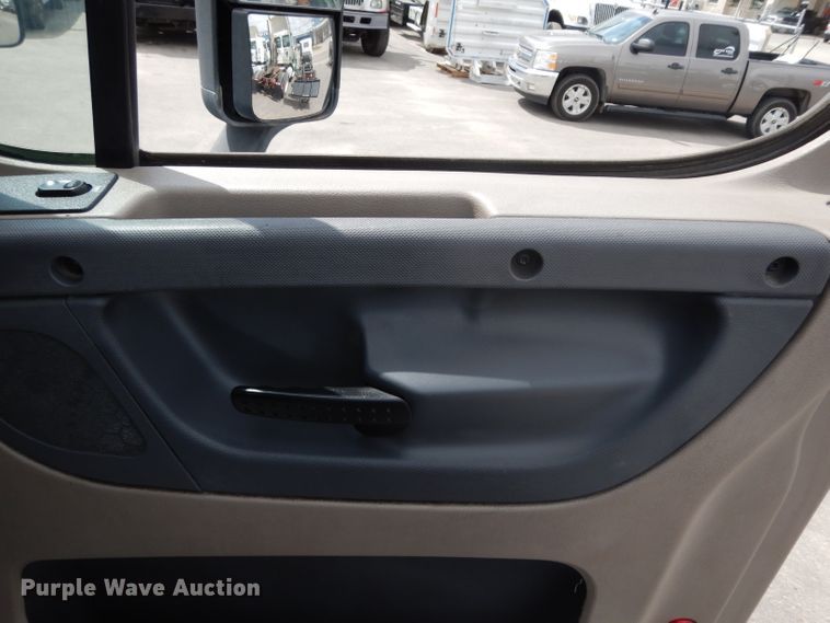 image for item DH2415 2010 Freightliner Cascadia semi truck