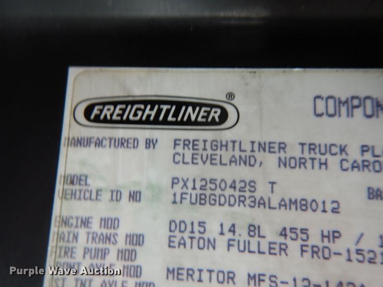 image for item DH2415 2010 Freightliner Cascadia semi truck