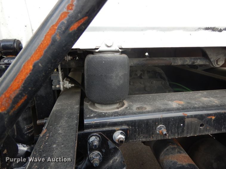 image for item DH2415 2010 Freightliner Cascadia semi truck