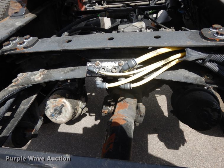 image for item DH2415 2010 Freightliner Cascadia semi truck