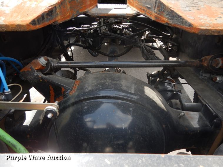 image for item DH2415 2010 Freightliner Cascadia semi truck