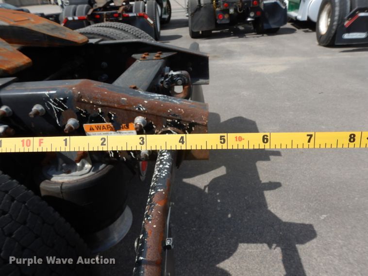 image for item DH2415 2010 Freightliner Cascadia semi truck