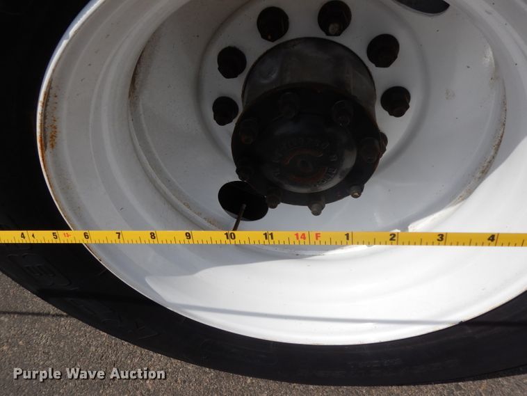 image for item DH2415 2010 Freightliner Cascadia semi truck