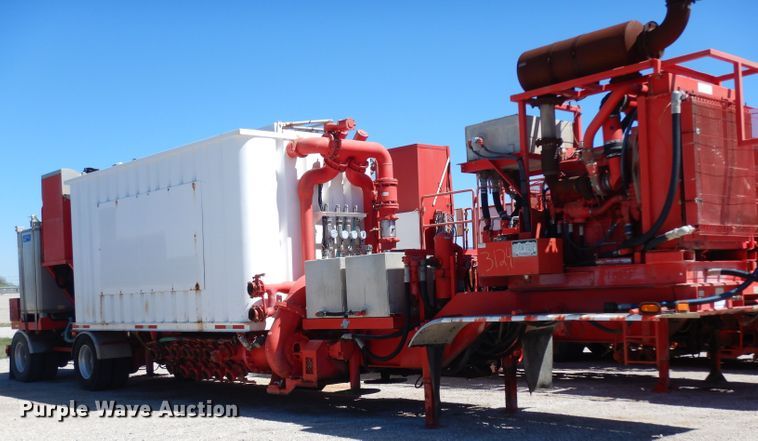 image for item DH2433 2006 Stewart & Stevenson CT-5CAS/HYD hydration system on Mertz trailer