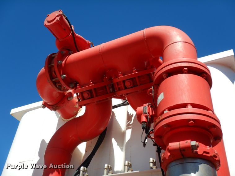 image for item DH2433 2006 Stewart & Stevenson CT-5CAS/HYD hydration system on Mertz trailer