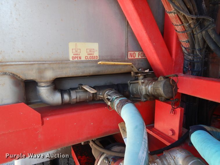 image for item DH2433 2006 Stewart & Stevenson CT-5CAS/HYD hydration system on Mertz trailer