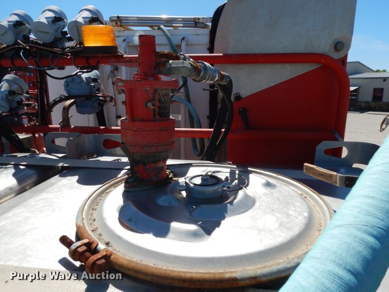 image for item DH2433 2006 Stewart & Stevenson CT-5CAS/HYD hydration system on Mertz trailer