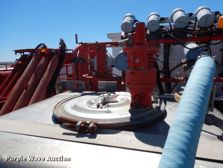 image for item DH2433 2006 Stewart & Stevenson CT-5CAS/HYD hydration system on Mertz trailer