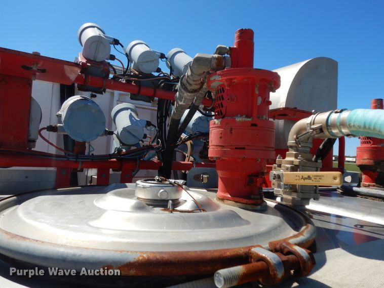 image for item DH2433 2006 Stewart & Stevenson CT-5CAS/HYD hydration system on Mertz trailer