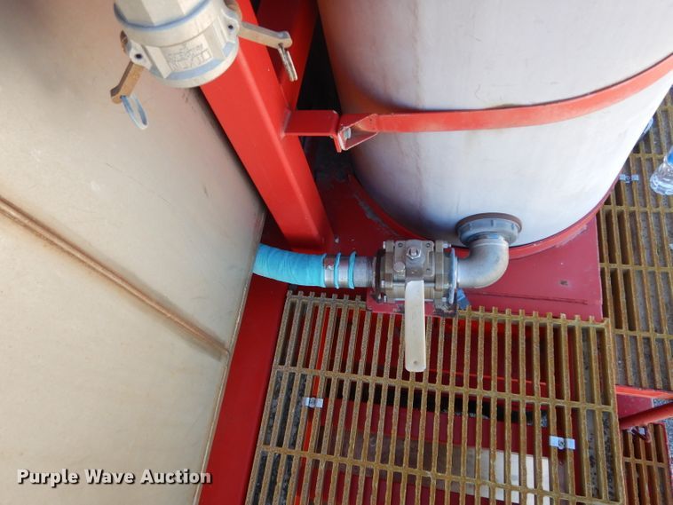 image for item DH2433 2006 Stewart & Stevenson CT-5CAS/HYD hydration system on Mertz trailer