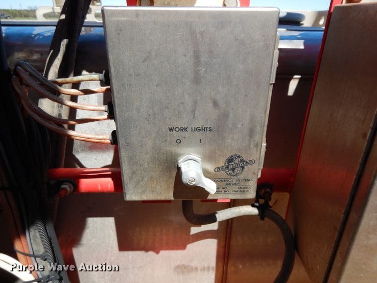 image for item DH2433 2006 Stewart & Stevenson CT-5CAS/HYD hydration system on Mertz trailer