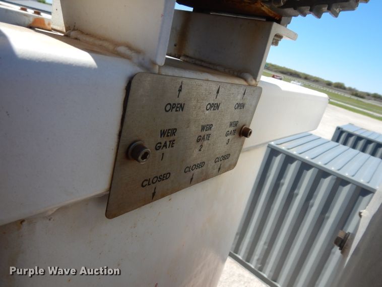 image for item DH2433 2006 Stewart & Stevenson CT-5CAS/HYD hydration system on Mertz trailer