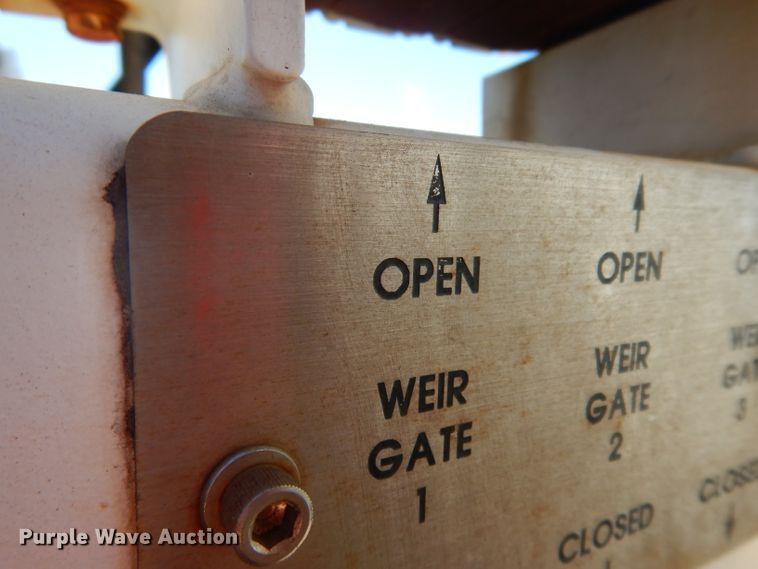 image for item DH2433 2006 Stewart & Stevenson CT-5CAS/HYD hydration system on Mertz trailer