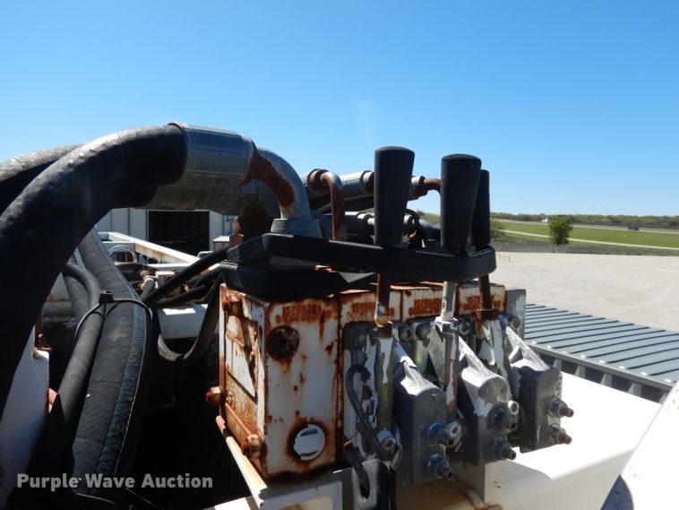 image for item DH2433 2006 Stewart & Stevenson CT-5CAS/HYD hydration system on Mertz trailer