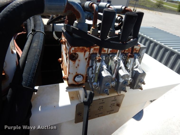 image for item DH2433 2006 Stewart & Stevenson CT-5CAS/HYD hydration system on Mertz trailer