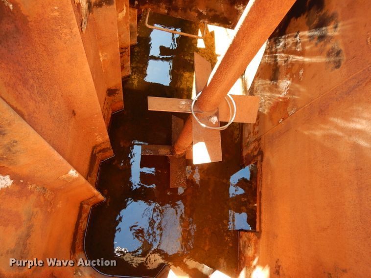 image for item DH2433 2006 Stewart & Stevenson CT-5CAS/HYD hydration system on Mertz trailer