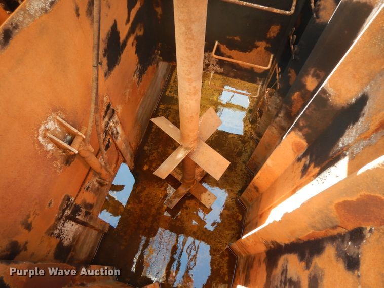 image for item DH2433 2006 Stewart & Stevenson CT-5CAS/HYD hydration system on Mertz trailer