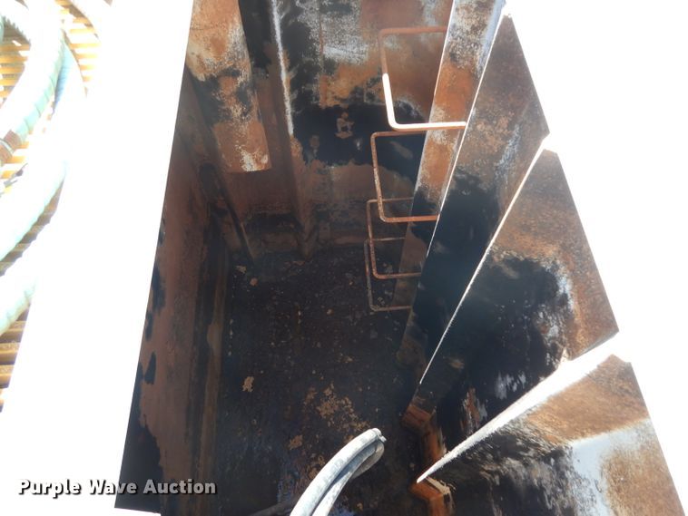 image for item DH2433 2006 Stewart & Stevenson CT-5CAS/HYD hydration system on Mertz trailer