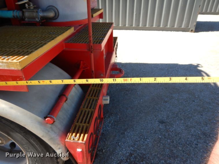 image for item DH2433 2006 Stewart & Stevenson CT-5CAS/HYD hydration system on Mertz trailer