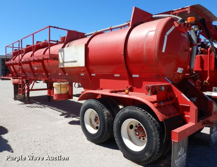 image for item DH2434 2005 Worley Welding 3 Tank acid tank trailer
