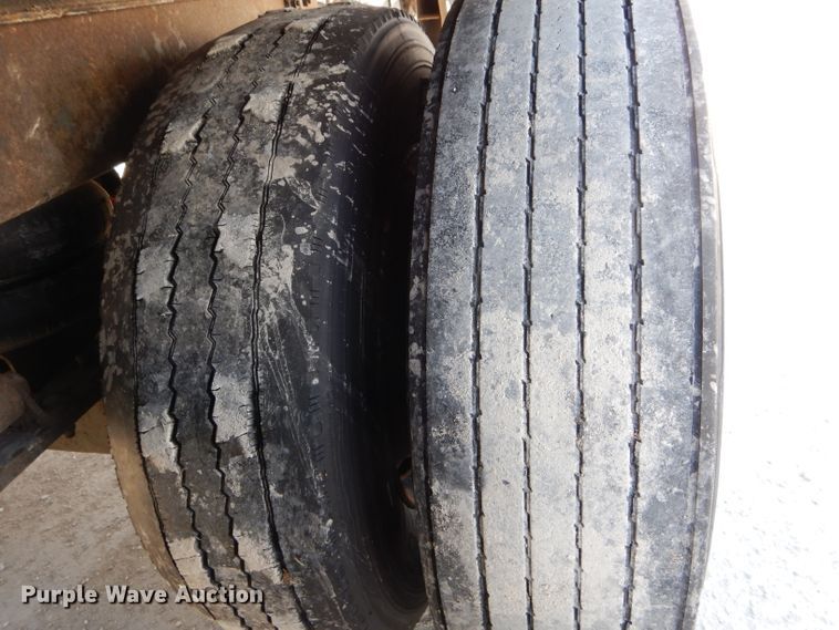 image for item DH6466 1998 Trailmobile dry van trailer