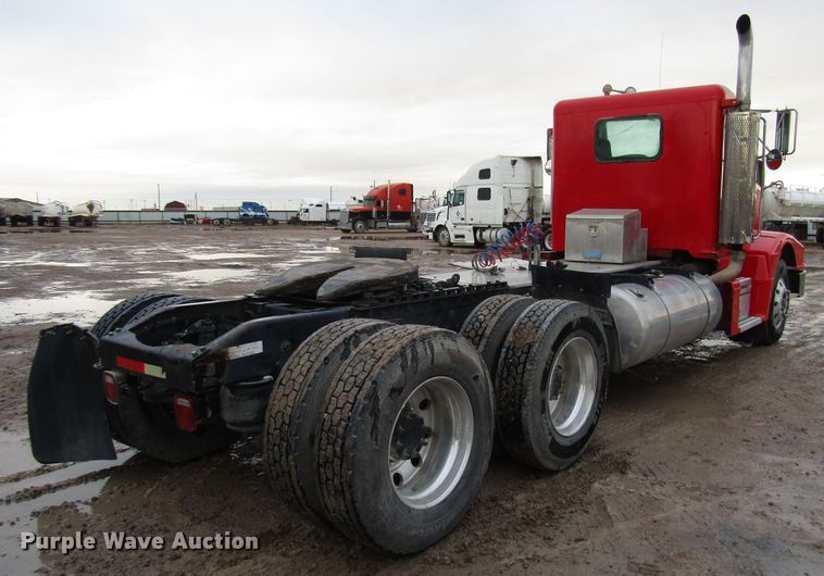 image for item DH8302 1996 Peterbilt 377 semi truck