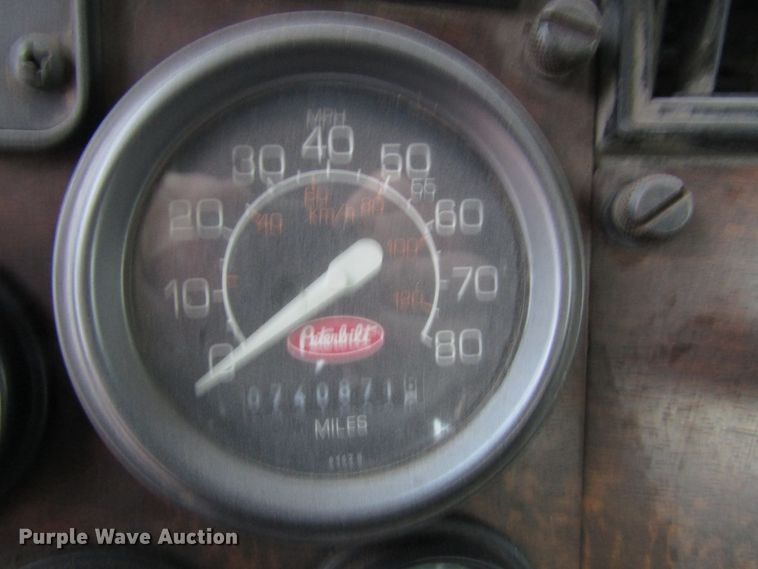 image for item DH8302 1996 Peterbilt 377 semi truck