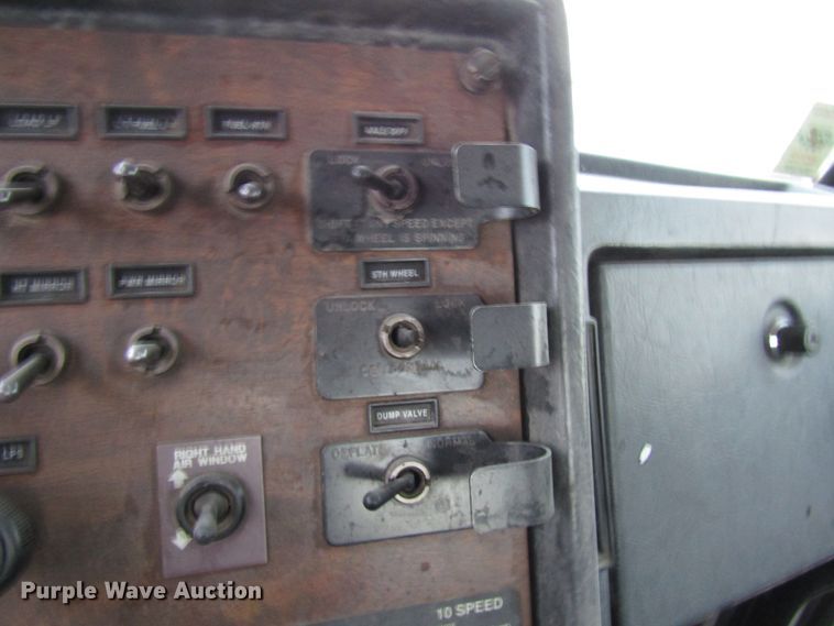 image for item DH8302 1996 Peterbilt 377 semi truck