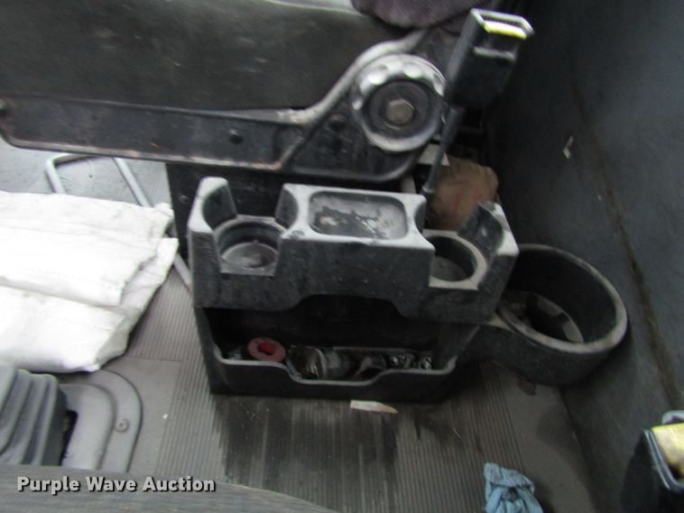 image for item DH8302 1996 Peterbilt 377 semi truck