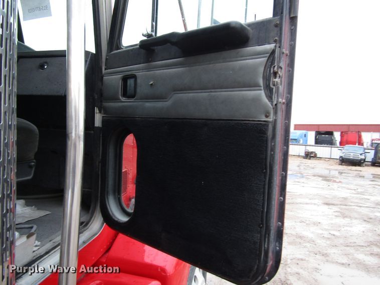 image for item DH8302 1996 Peterbilt 377 semi truck