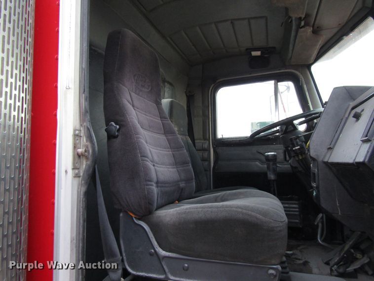 image for item DH8302 1996 Peterbilt 377 semi truck