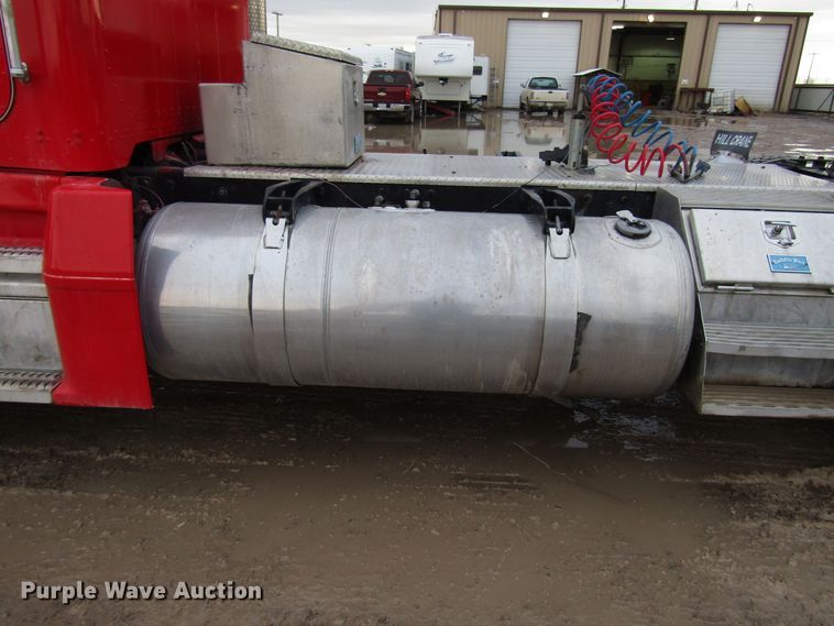 image for item DH8302 1996 Peterbilt 377 semi truck