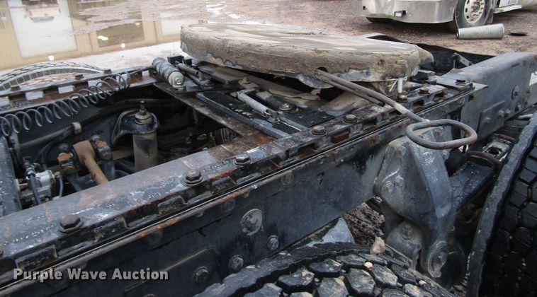 image for item DH8302 1996 Peterbilt 377 semi truck