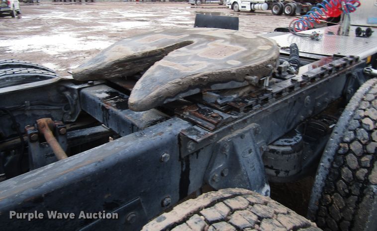 image for item DH8302 1996 Peterbilt 377 semi truck