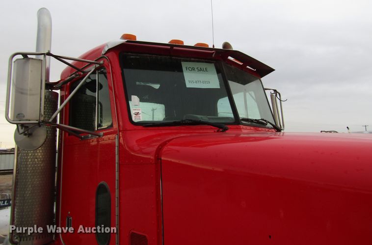 image for item DH8302 1996 Peterbilt 377 semi truck