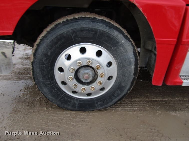 image for item DH8302 1996 Peterbilt 377 semi truck