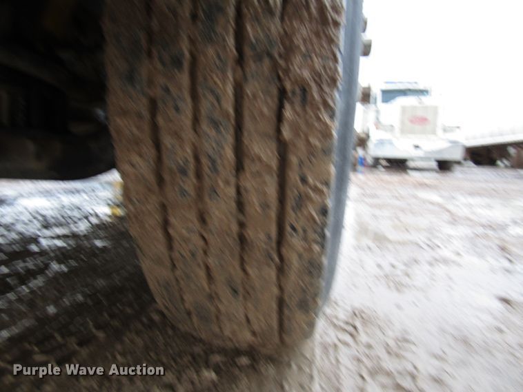 image for item DH8302 1996 Peterbilt 377 semi truck