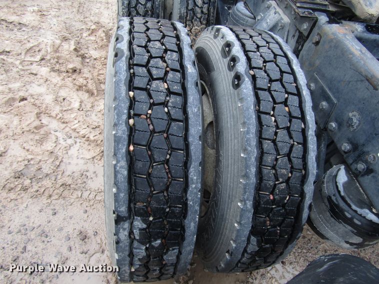 image for item DH8302 1996 Peterbilt 377 semi truck