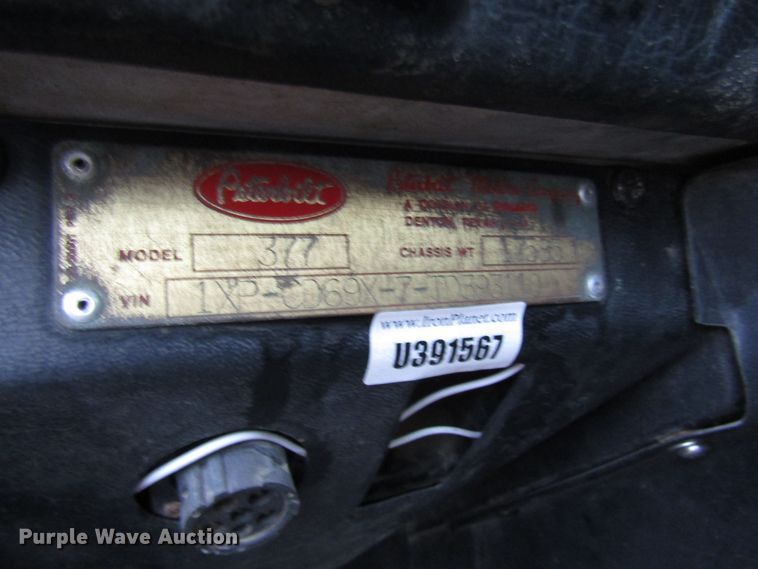 image for item DH8302 1996 Peterbilt 377 semi truck