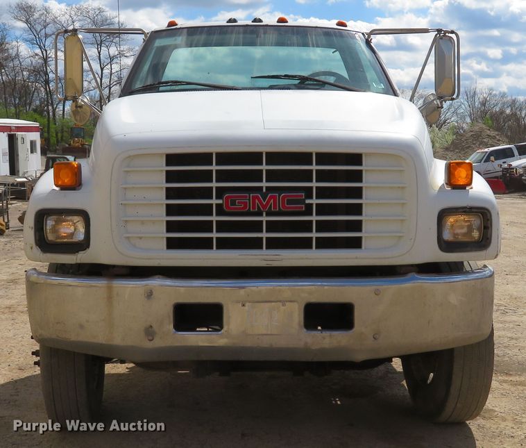 image for item DI2111 1999 GMC C7500 truck cab and chassis