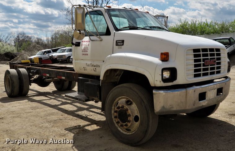 image for item DI2111 1999 GMC C7500 truck cab and chassis