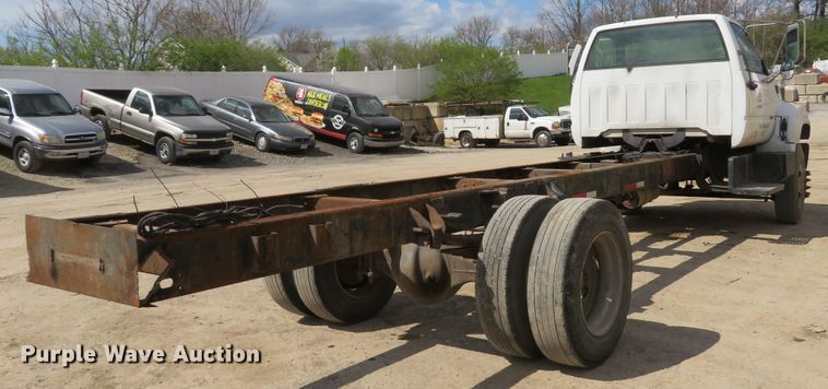 image for item DI2111 1999 GMC C7500 truck cab and chassis