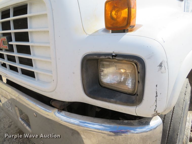 image for item DI2111 1999 GMC C7500 truck cab and chassis