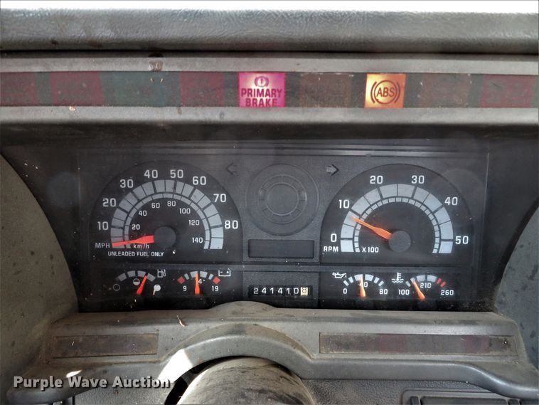 image for item DI2111 1999 GMC C7500 truck cab and chassis