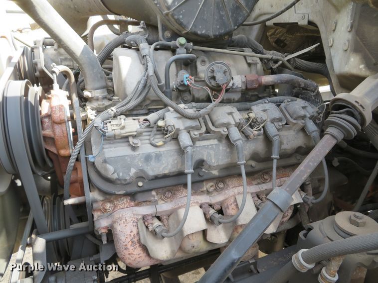 image for item DI2111 1999 GMC C7500 truck cab and chassis