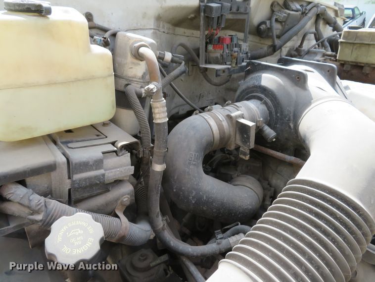 image for item DI2111 1999 GMC C7500 truck cab and chassis